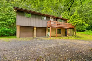 1570 Astolat Rd, Effort, PA 18330 - Photo 2
