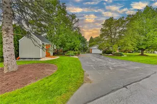 2826 Hillcrest Dr E, Coplay Boro, PA 18037 - Photo 92