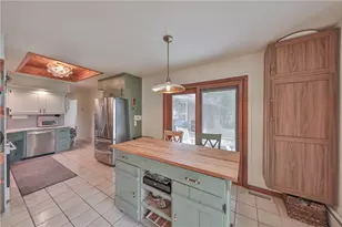2826 Hillcrest Dr E, Coplay Boro, PA 18037 - Photo 44
