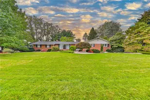2826 Hillcrest Dr E, Coplay Boro, PA 18037 - Photo 6