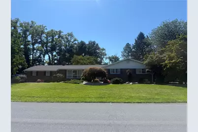 2826 Hillcrest Drive E, Coplay Boro, PA 18037 - Photo 2