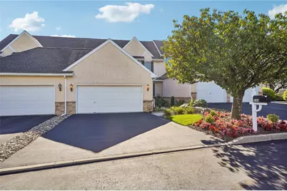 536 Parkside Court, Allentown City, PA 18104 - Photo 2