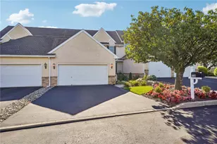 536 Parkside Ct, Allentown City, PA 18104 - Photo 2