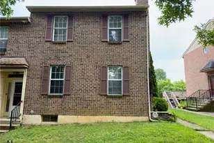 1890 Redwood Dr, Whitehall Township, PA 18052 - Photo 1