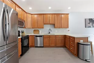 308 Maple Ct, Alburtis Boro, PA 18011 - Photo 4