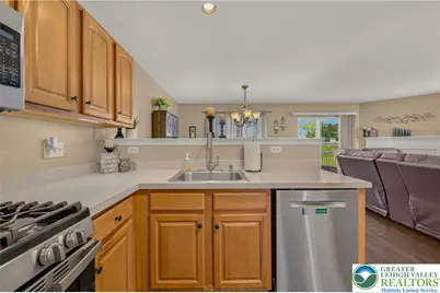6801 Hunt Drive, Lower Macungie Township, PA 18062 - Photo 18