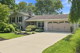 1320 Warba Dr, Upper Macungie Township, PA 18104 - Photo 2