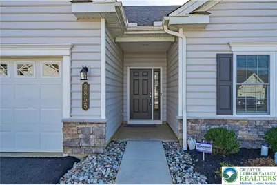 3855 Victors Way, Easton, PA 18045 - Photo 2