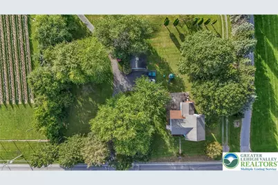 300 S Delaware Drive, Upper Mt Bethel Twp, PA 18343 - Photo 2