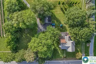 300 S Delaware Dr, Upper Mt Bethel Twp, PA 18343 - Photo 2
