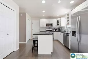 4661 Hampshire Dr, Hanover Twp, PA 18017 - Photo 14
