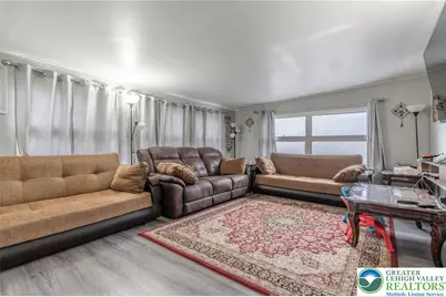 49 N Broad Street, Nazareth, PA 18064 - Photo 6