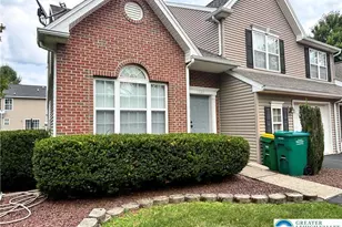 1537 Cambridge Dr, Macungie Boro, PA 18062 - Photo 2