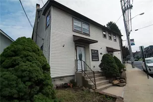 215 Franklin St, Alburtis Boro, PA 18011 - Photo 2