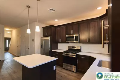 6639 Stein Way, Lower Macungie Township, PA 18062 - Photo 8