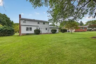 2722 Andrea Dr, Allentown City, PA 18103 - Photo 4