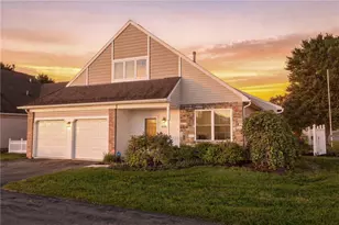 2512 Waynesborough Ct, Lower Macungie Township, PA 18062 - Photo 2