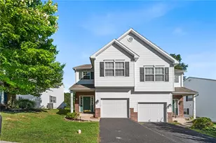 1537 Crest Park Ct, Bethlehem City, PA 18015 - Photo 2