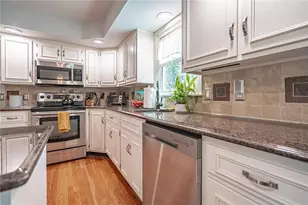8357 Winchester Ln, Lower Macungie Township, PA 18011 - Photo 14