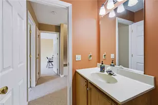 2603 Fieldview Dr, Lower Macungie Township, PA 18062 - Photo 20