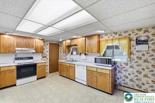1235 Oakwood Dr, Hanover Twp, PA 18017 - Photo 4