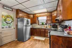 427 Selfridge St, Bethlehem City, PA 18015 - Photo 2