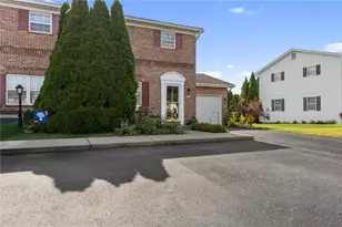 4930 Shawnee Ct, North Whitehall Township, PA 18078 - Photo 6