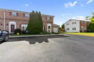 4930 Shawnee Ct, North Whitehall Township, PA 18078 - Photo 8