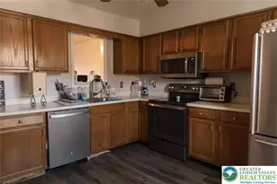 335 Moty Dr, Alburtis Boro, PA 18011 - Photo 4