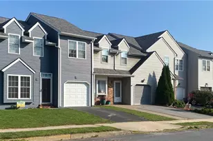 107 Brookfield Dr, Macungie Boro, PA 18062 - Photo 2