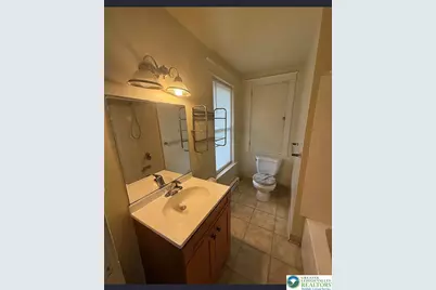 102 N 4th Street #1st floor, Emmaus Boro, PA 18049 - Photo 12