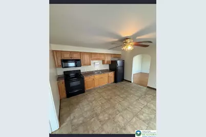 102 N 4th Street #1st floor, Emmaus Boro, PA 18049 - Photo 6