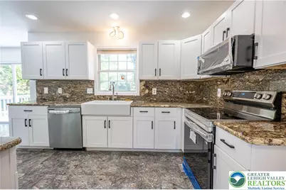 932 Pennsylvania Street, Whitehall Township, PA 18052 - Photo 8