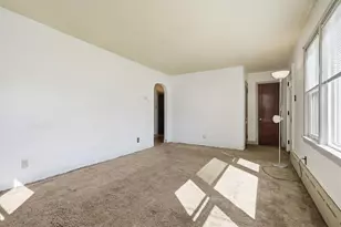 170 S New St, Nazareth Boro, PA 18064 - Photo 6