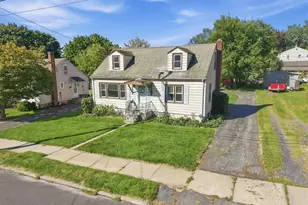 170 S New St, Nazareth Boro, PA 18064 - Photo 2