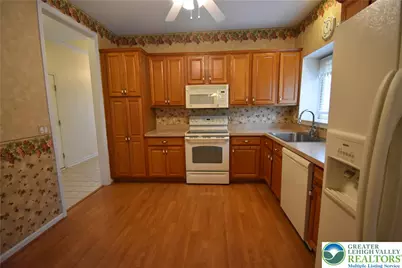 40 Glenmoor Circle N, Palmer Twp, PA 18045 - Photo 8