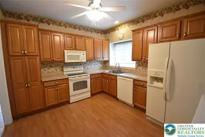 40 Glenmoor Circle N, Palmer Twp, PA 18045 - Photo 6