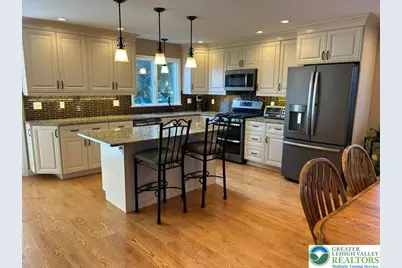 36 Stonecroft Drive, Palmer Twp, PA 18045 - Photo 2