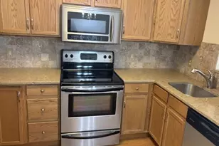 4936 Cheryl Dr, Hanover Twp, PA 18017 - Photo 6