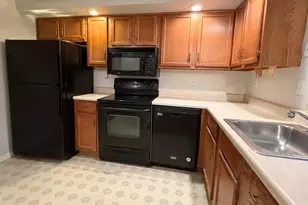 2649 Rolling Green Dr, Macungie Boro, PA 18062 - Photo 4