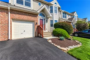 237 Ridings Cir, Macungie Boro, PA 18062 - Photo 2