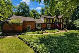 5333 Hickory Cir, Stroudsburg, PA 18360 - Photo 2