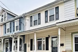 28 W Smith St, Topton, PA 19562 - Photo 1