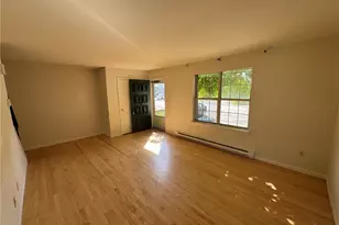 5661 Greens Dr, Lower Macungie Township, PA 18106 - Photo 4
