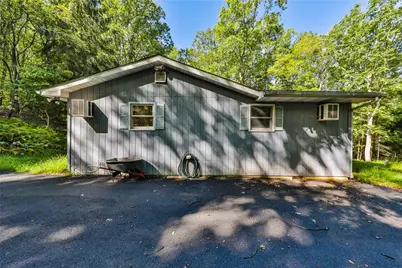 335 Shady Oaks Drive E, Ross Twp, PA 18353 - Photo 4