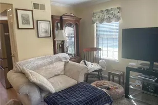 2742 Rolling Green Pl, Macungie Boro, PA 18062 - Photo 6
