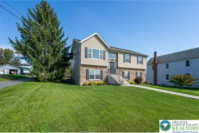 534 Seip Avenue, Nazareth, PA 18064 - Photo 2