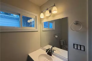 722 N Clewell St, Fountain Hill Boro, PA 18015 - Photo 6