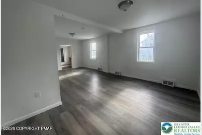 16 E Main, Pen Argyl, PA 18072 - Photo 2
