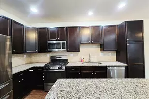 356 Redclover Ln, Upper Macungie Township, PA 18104 - Photo 6